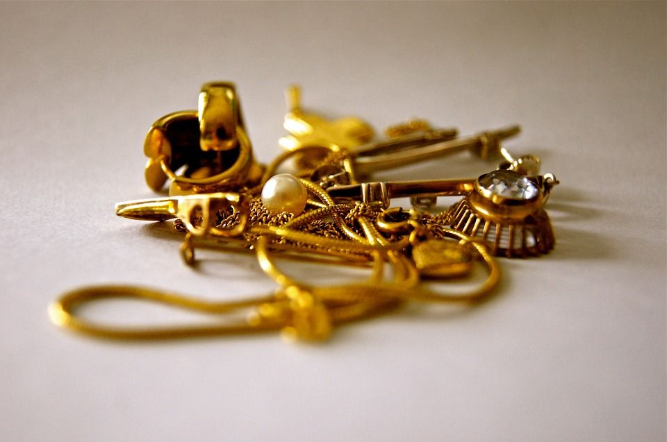 biżuteria ze złota - wisiorki i sygnety